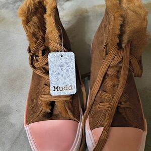 Mudd Women's Brown and Pink Fur-Lined Sneakers